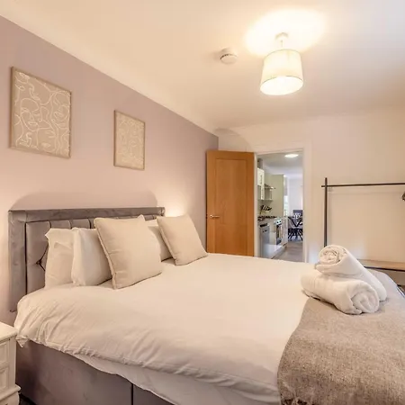 Stylish Apartment 5 Min Walk To Castle Windsor Exterior photo