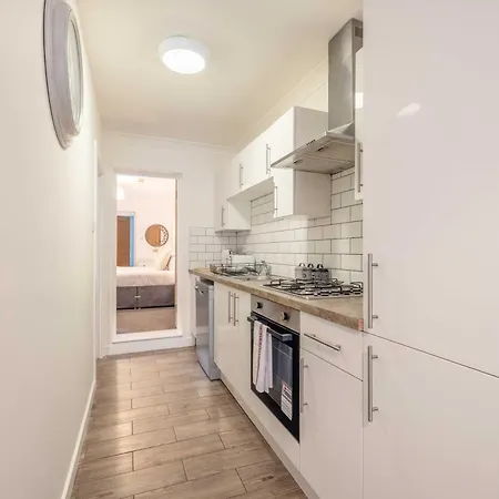 Stylish Apartment 5 Min Walk To Castle Windsor Exterior photo